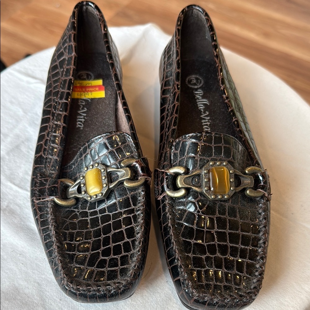 New Bella Vita crocodile  Pattern Loafers with Gold Detail. New